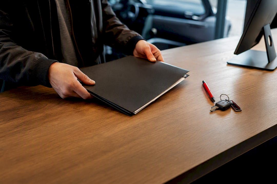 Avoid Rhode Island Title Transfer Delays: 30 Days to File, Dealer Tips