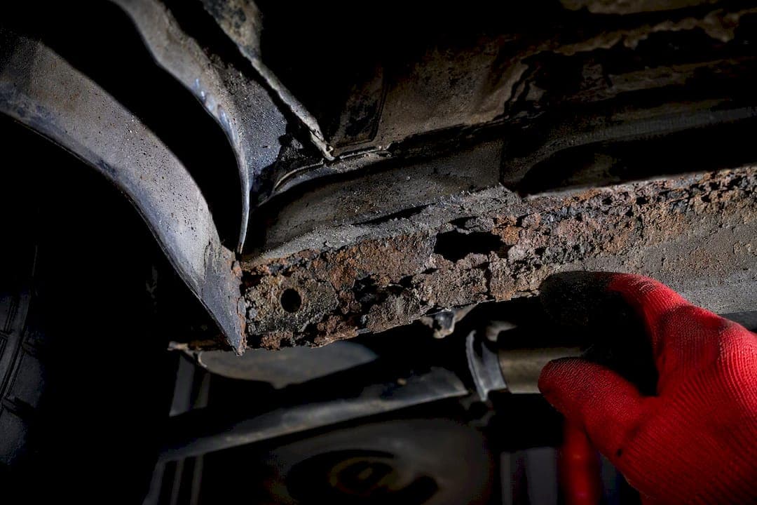 10 Minute Used Car Rust Checklist: Spot Cosmetic vs Structural