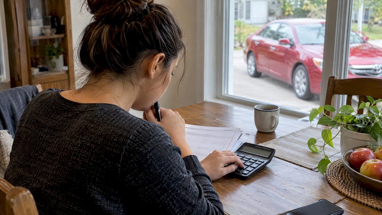 Cash vs. Financing a Car: How to Decide What Pays Off